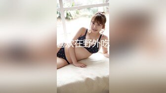 水电维修工暗藏摄像头偷窥美女班花洗澡