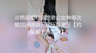   夫妻在家自拍爱爱 老婆上位全自动 很会扭 最后爆吃精