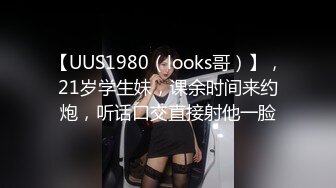 童颜巨乳两个萝莉妹子KTV唱歌厕所露奶，双女互舔奶子轮流口交舔弄，大白奶子非常诱人