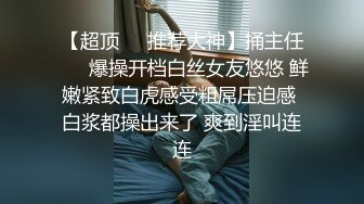  风骚人妻露脸在家伺候两个小哥激情啪啪，前插后入爆草蹂躏激情上位让小哥玩奶子