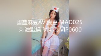 商场女厕偷拍一身粉装的美容店小妹杂乱穴毛的嫩鲍鱼