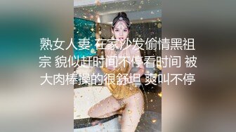   高颜值高挑车模提前过圣诞，圣诞袜子一穿展现一字马实力这身材没有一点赘肉，女上位展示鲍鱼