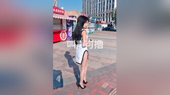 【OnlyFans】逃亡JJ爱KK，狂干群P，大型淫乱场面，两人真实夫妻，女的身材超级棒，群p的场面太过震撼 25