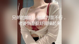 极品美女姐妹花！幸福老哥双飞！双女舌吻调情，大屌抢着舔，主动骑乘位插骚穴，叠起来后入抽插